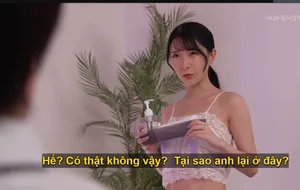 Thân hình nhỏ bé, mông to Sydney Cole