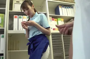 Sáng sớm mà em gái đòi ăn chuối tây nóng hổi