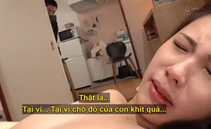 Chị kế: Chị có nhìn trộm không?