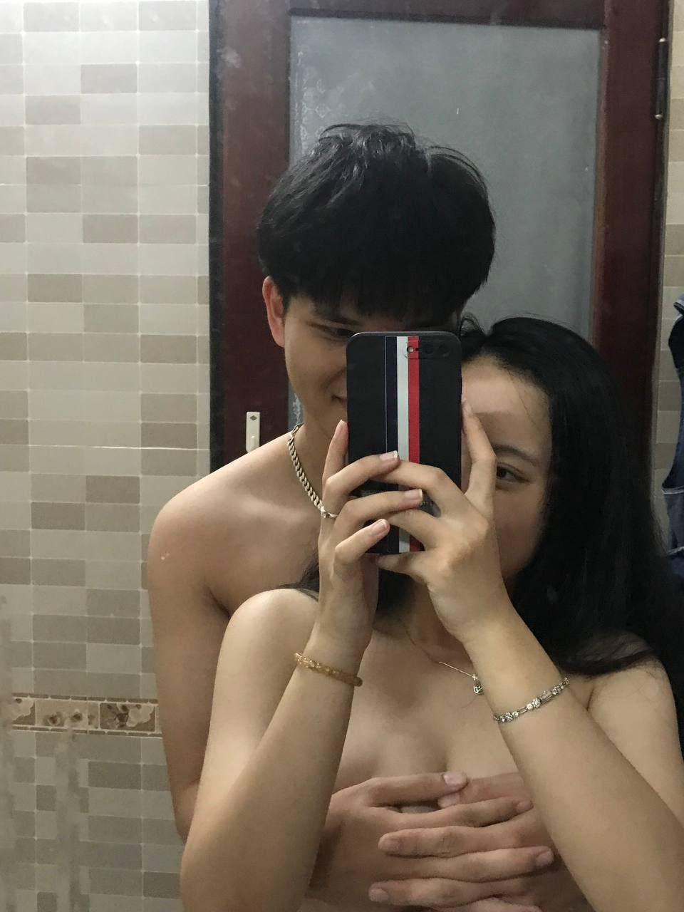 Trong cơn mê anh là chàng tỷ phú đụ em rồi lại bắn tinh ra