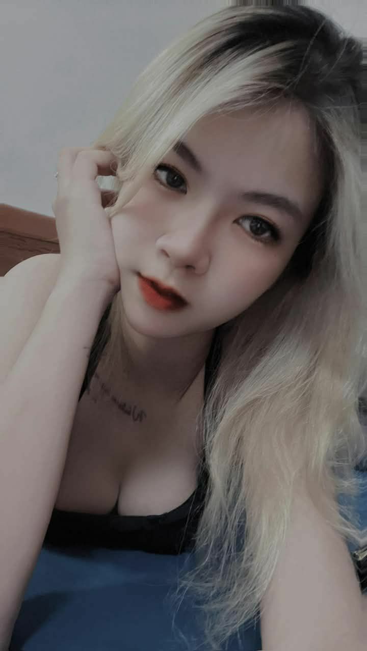 Thở dốc vì sức nện quá khoẻ của bố đường